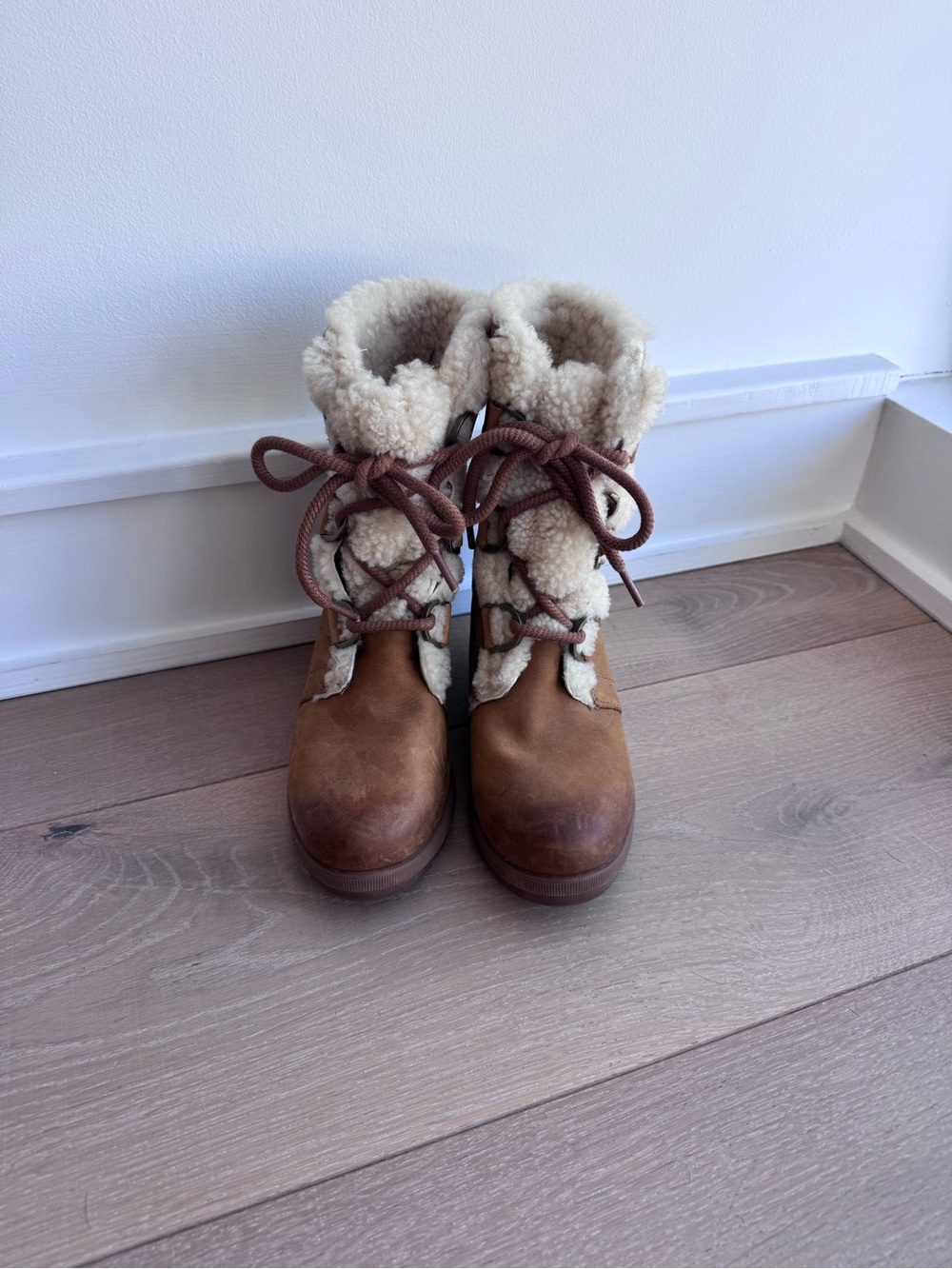 Women’s Sorel Brown Shearling-Lined Lace-Up Winter Boots